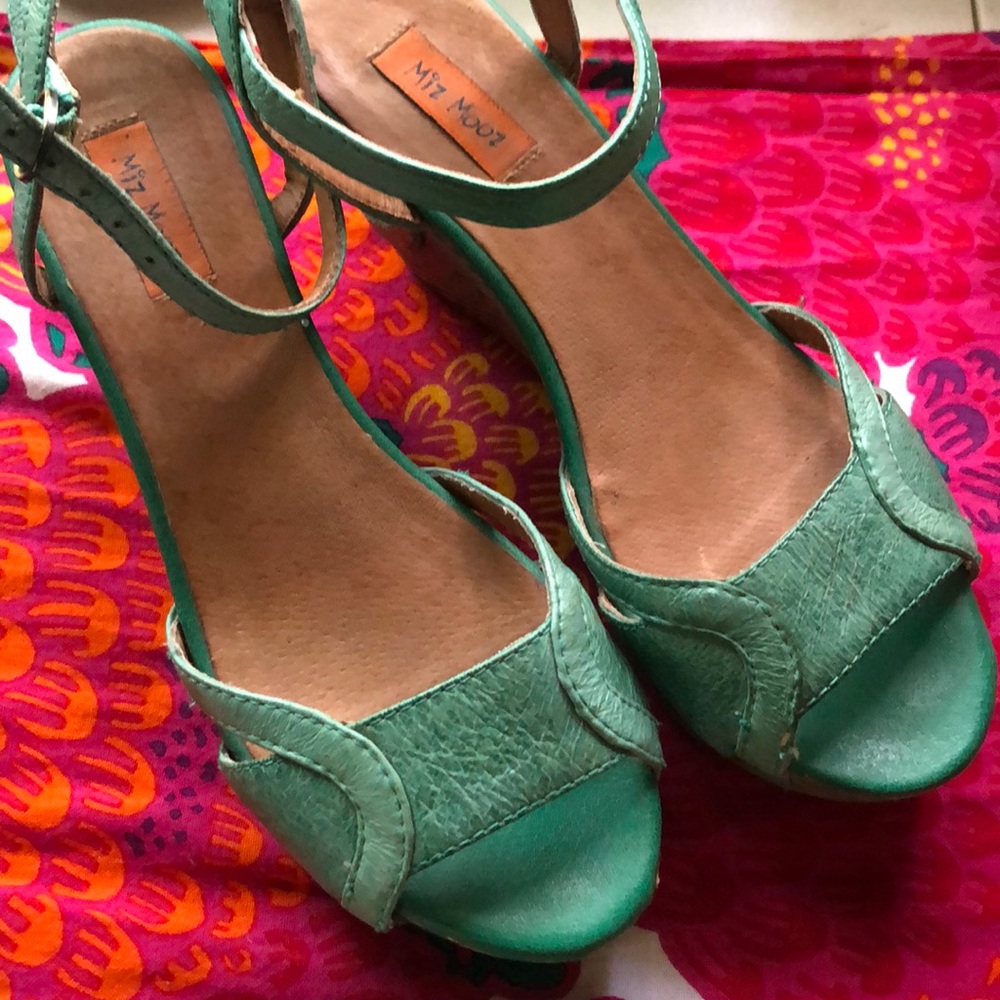 miz mooz green platform